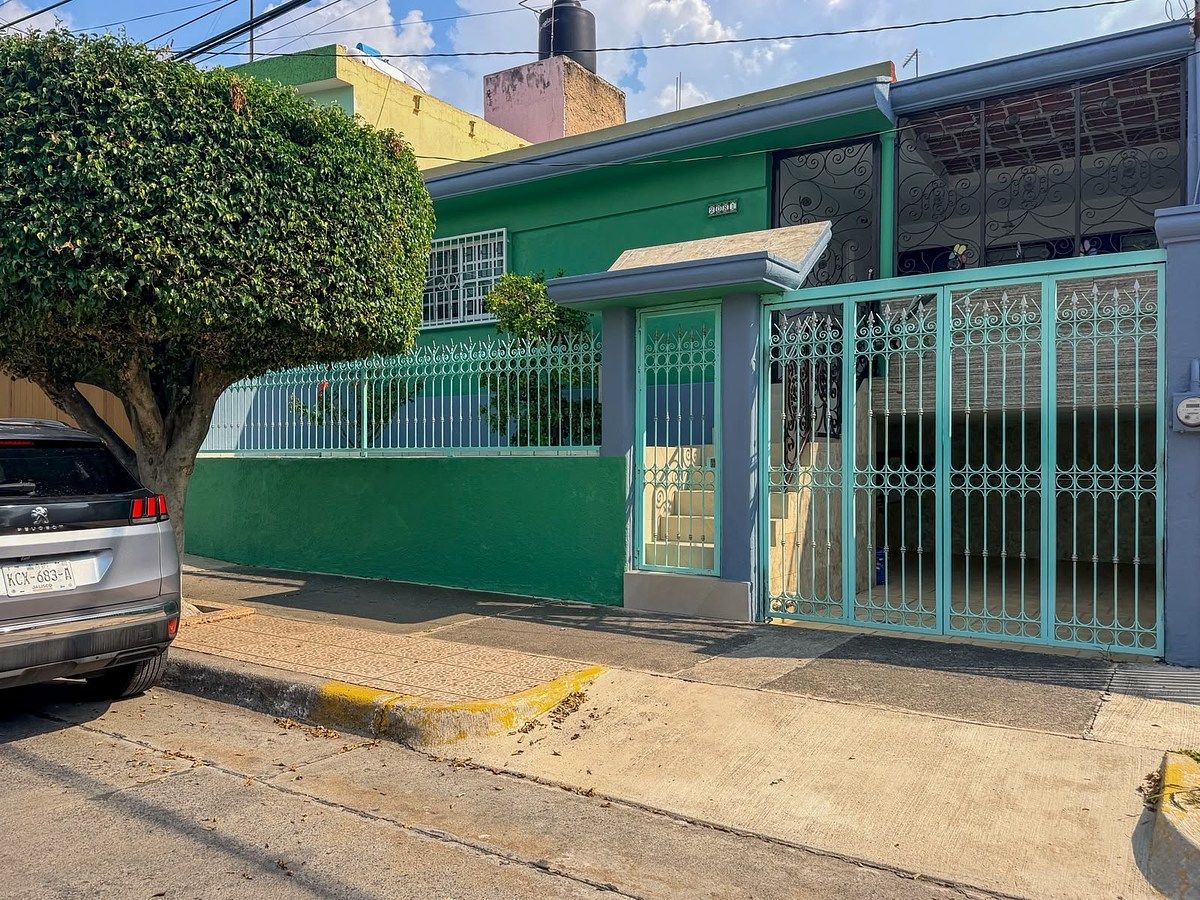 Casa en Jardines del Country, Guadalajara, foto 2 de 19