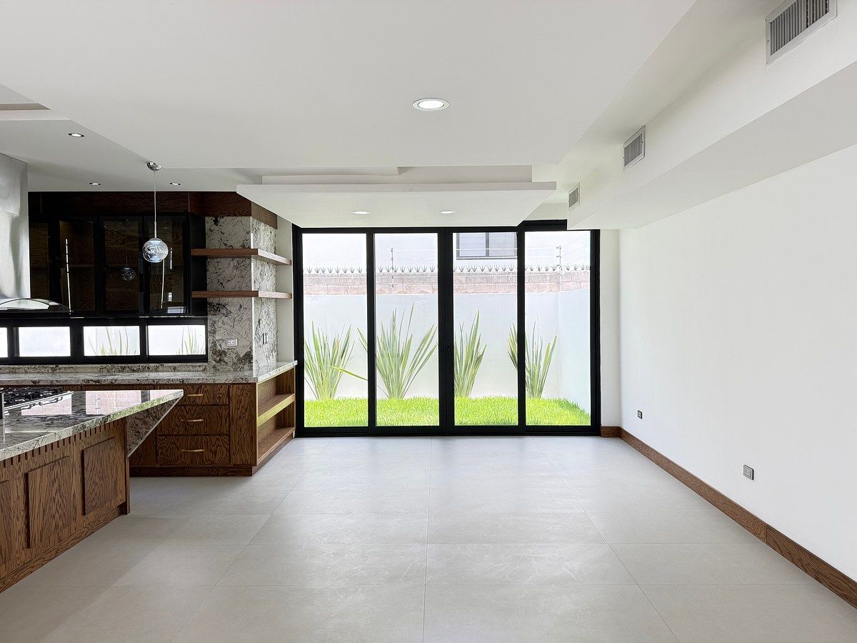 House in Bosques del Valle, Chihuahua, photo 5 of 32