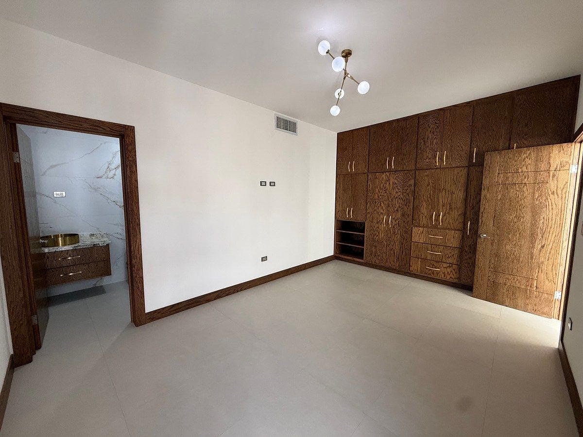 House in Bosques del Valle, Chihuahua, photo 29 of 32