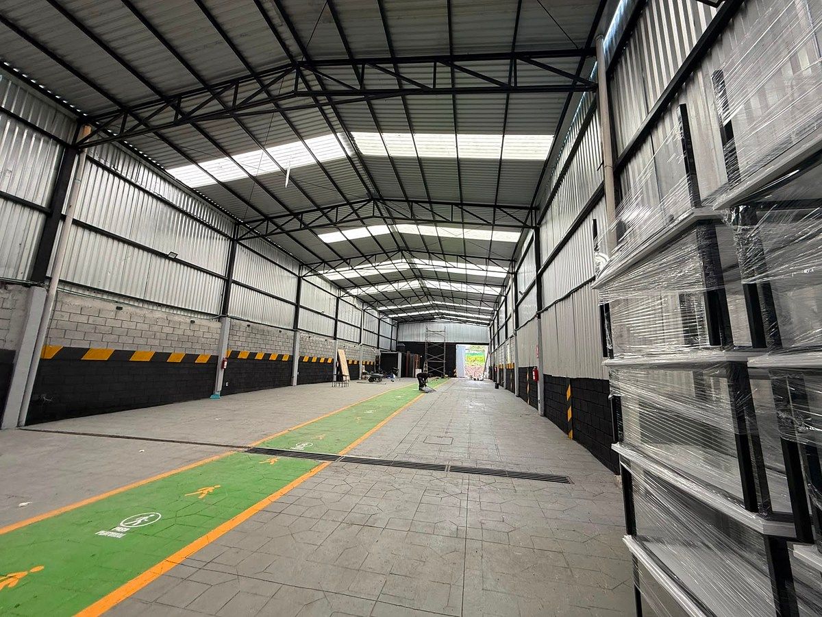 Warehouse for rent/sale behind Plaza Estadio, Morelia, Michoacán, photo 1 of 12