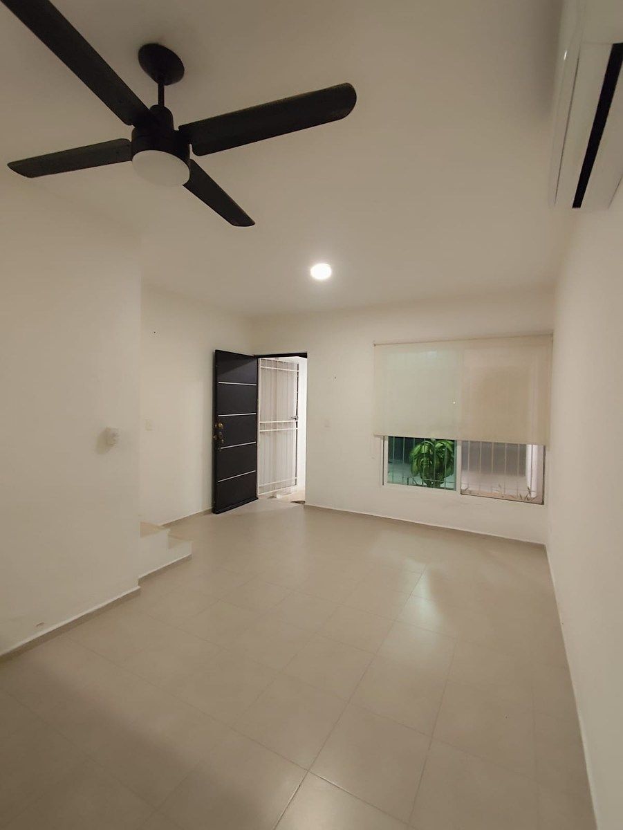 Casa à Venda em Gran Santa Fe III, Cancún | De Frente para o Parque, foto 1 de 15
