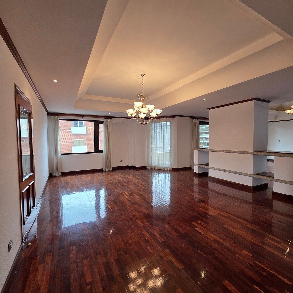 Penthouse en Venta – Zona 10 - Image 3