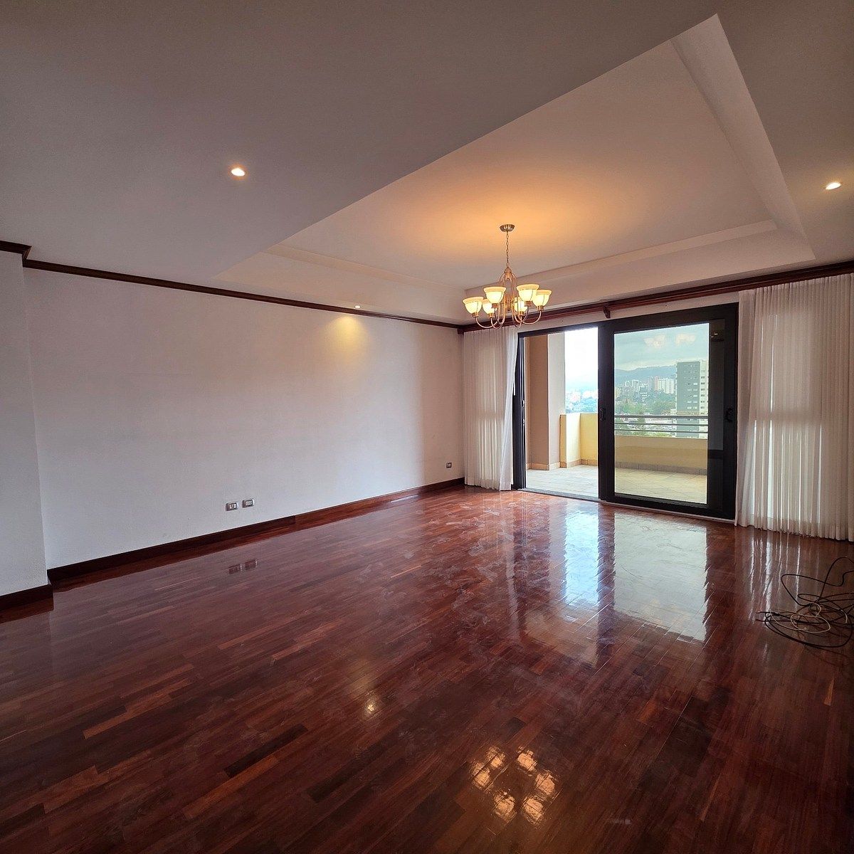 Penthouse en Venta – Zona 10 - Image 5