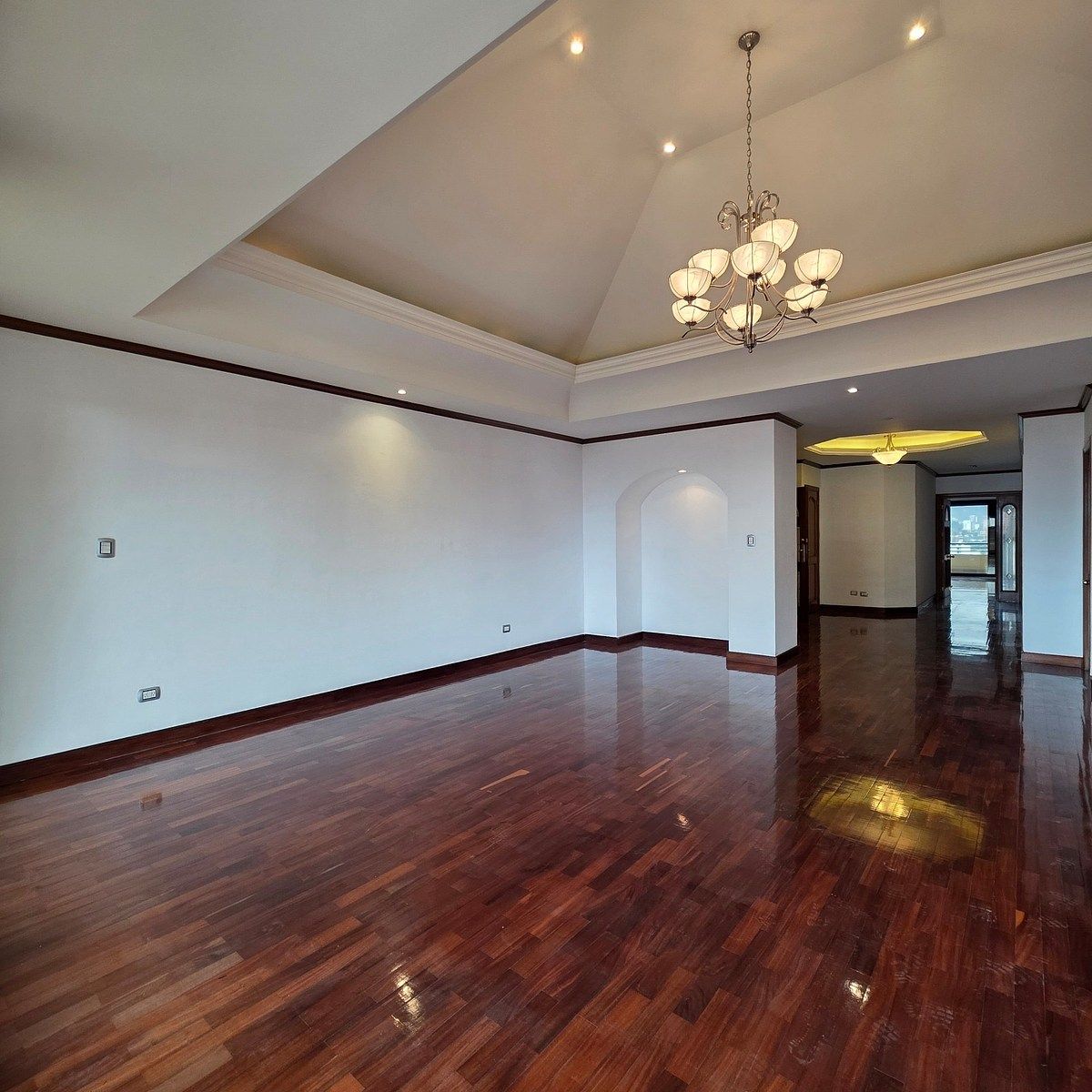 Penthouse en Venta – Zona 10 - Image 4