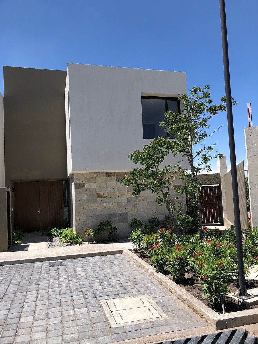 Casa à venda em Altos de Juriquilla com quarto no andar térreo!!, foto 1 de 18