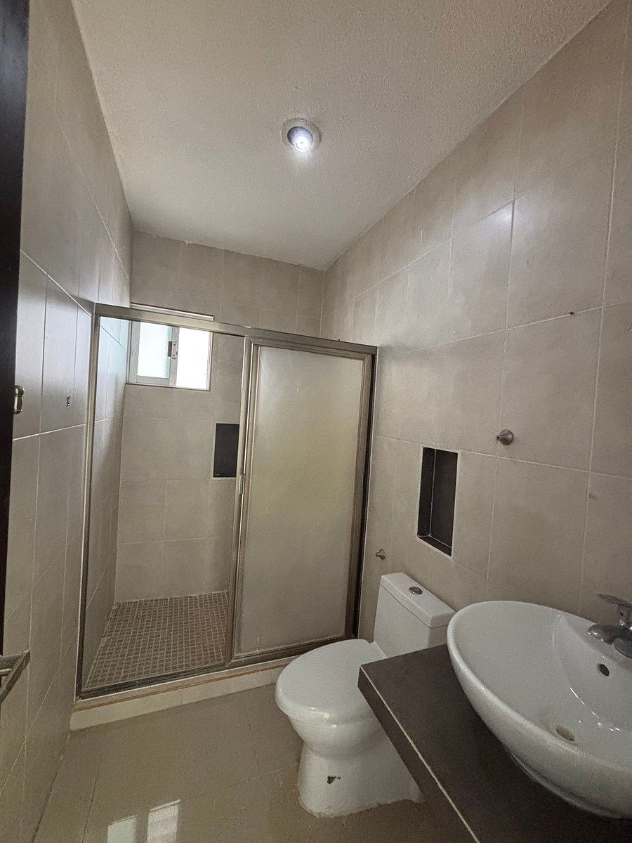 BAÑO, foto 5 de 18