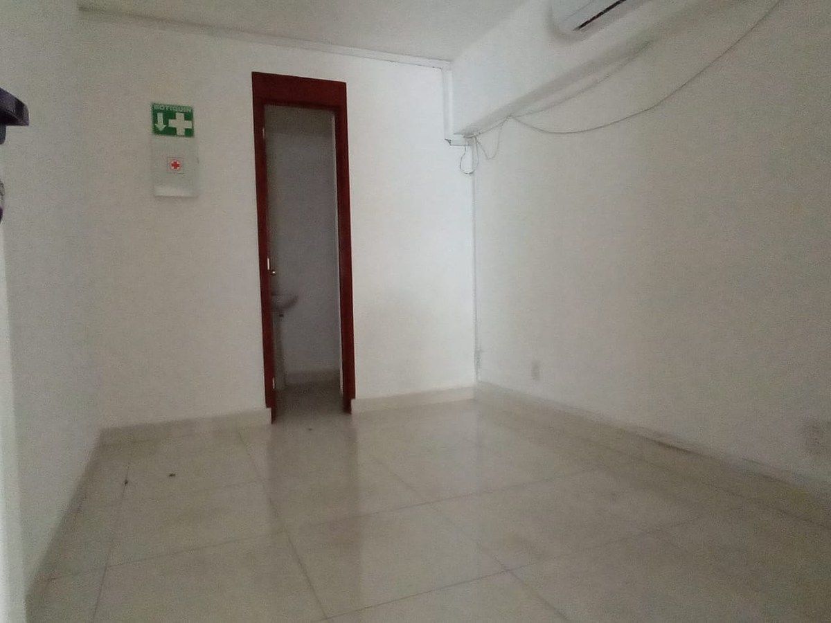 Retail Space in Jardines del Bosque Centro, Guadalajara, photo 8 of 20