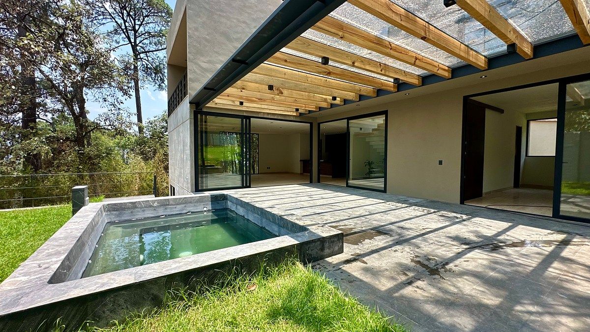 House in Gated Community in Avándaro, Valle de Bravo, photo 5 of 25