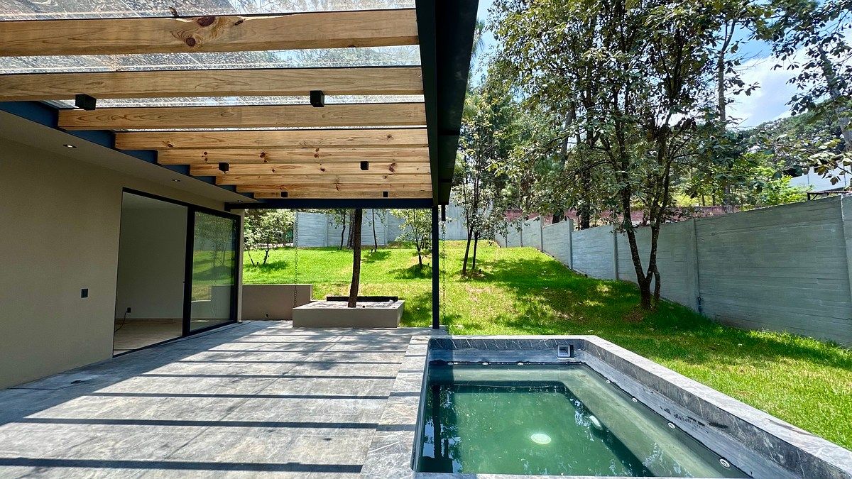 House in Gated Community in Avándaro, Valle de Bravo, photo 24 of 25