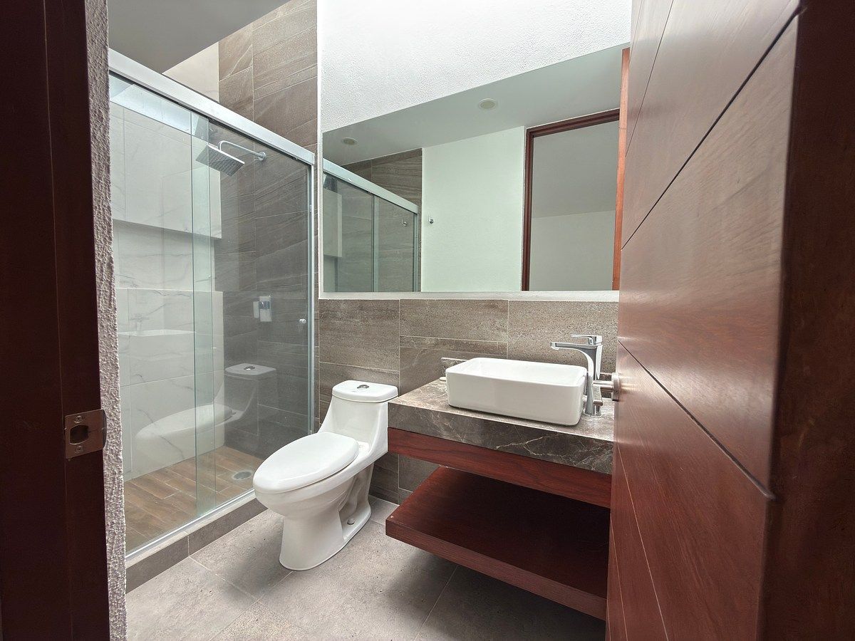 Baño completo planta baja, foto 11 de 27