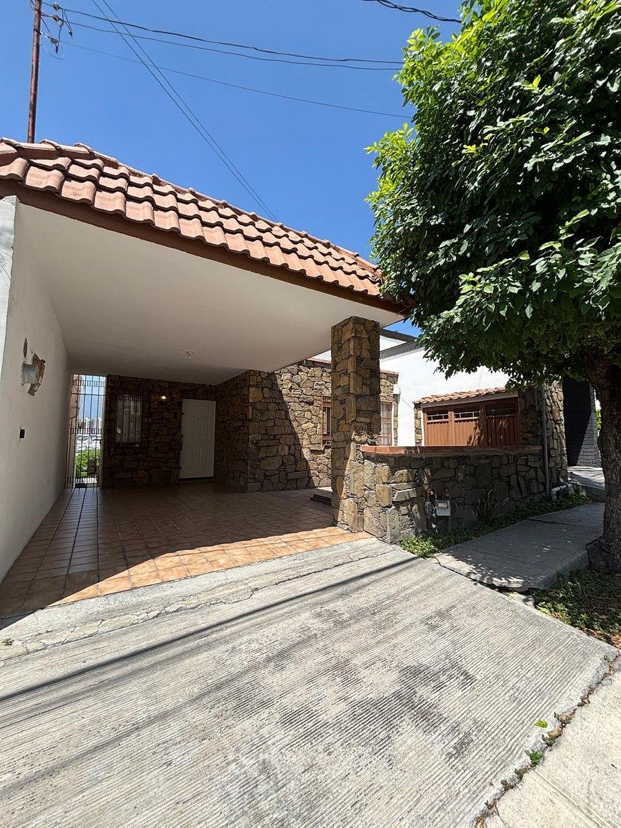 House in Colinas de San Gerardo, Monterrey, photo 2 of 18