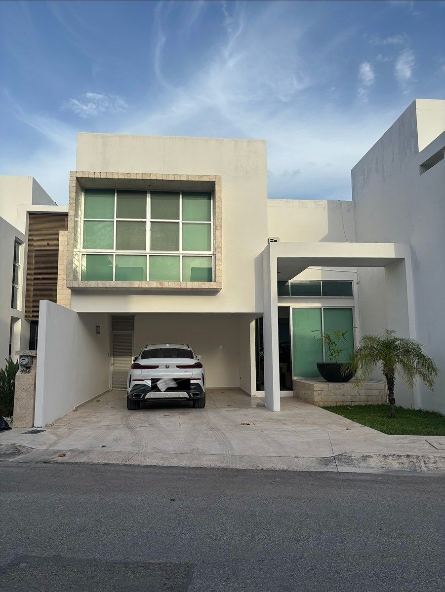 House for rent in Altabrisa, photo 1 of 19