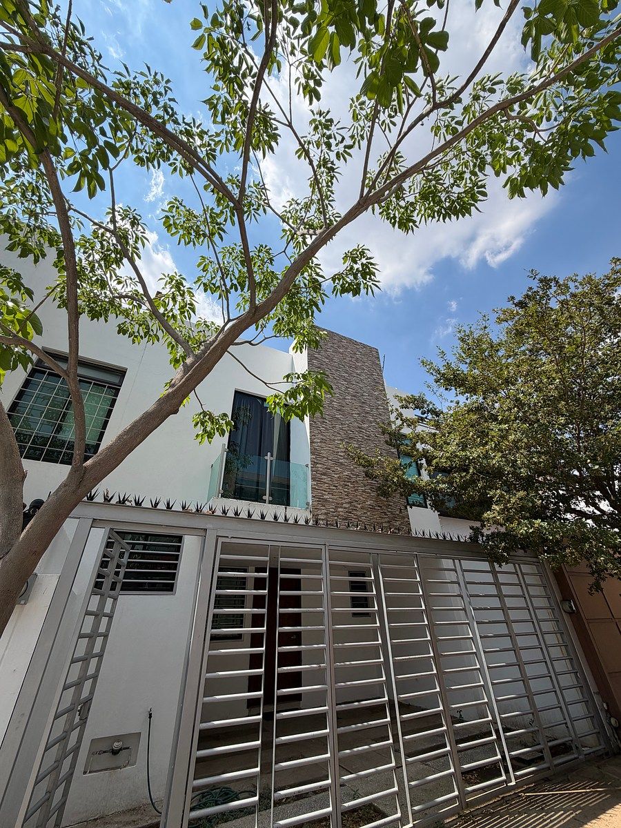 Casa em Paisajes del Tesoro, Tlaquepaque, foto 2 de 23