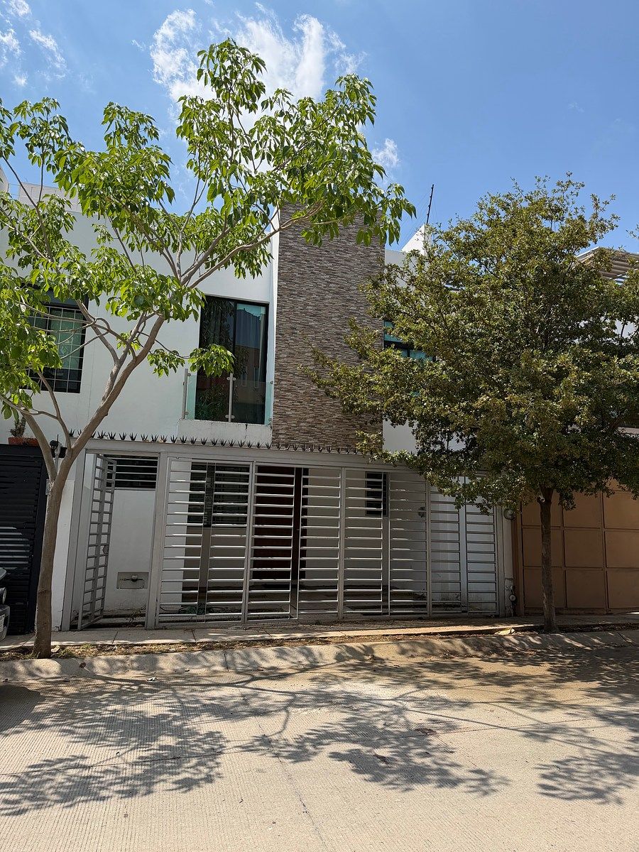 CASA À VENDA EM PAISAJES DEL TESORO, foto 1 de 23