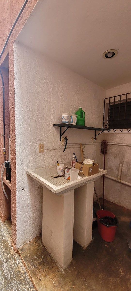 Área de lavado con batea, foto 18 de 27