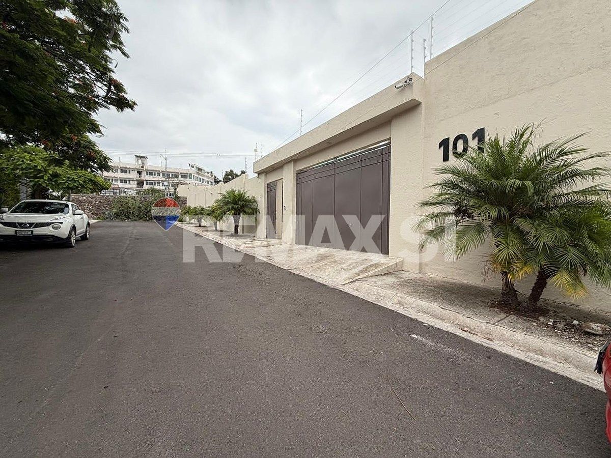 Casa em Fraccionamiento Villas del Mesón, Querétaro, foto 2 de 34