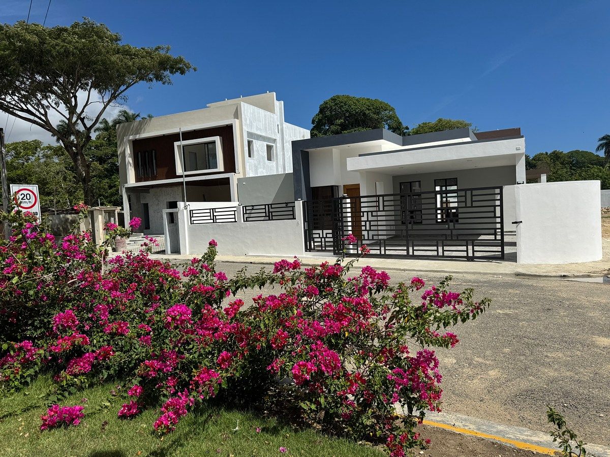 House in San Felipe de Puerto Plata, photo 2 of 20