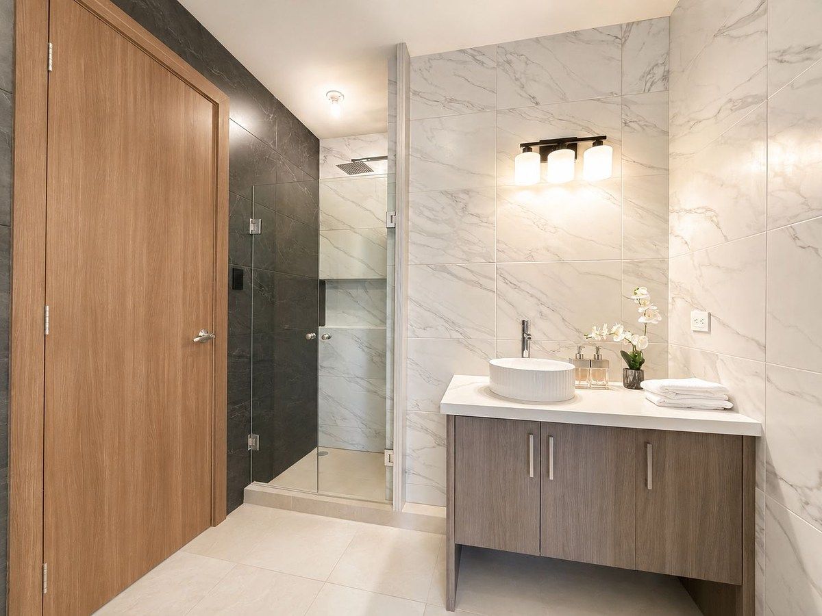 Baño de planta baja, foto 12 de 18