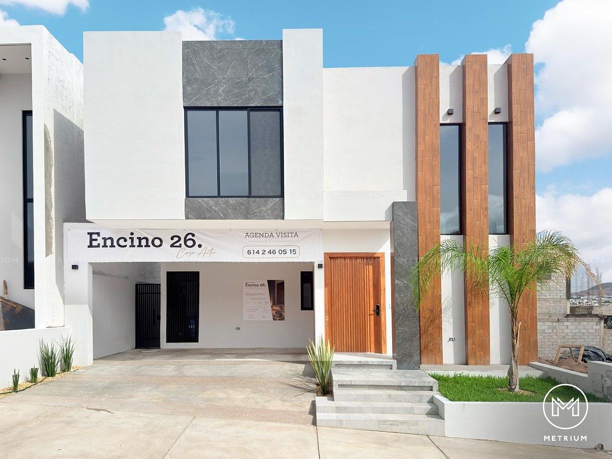 Fachada frontal, foto 1 de 18
