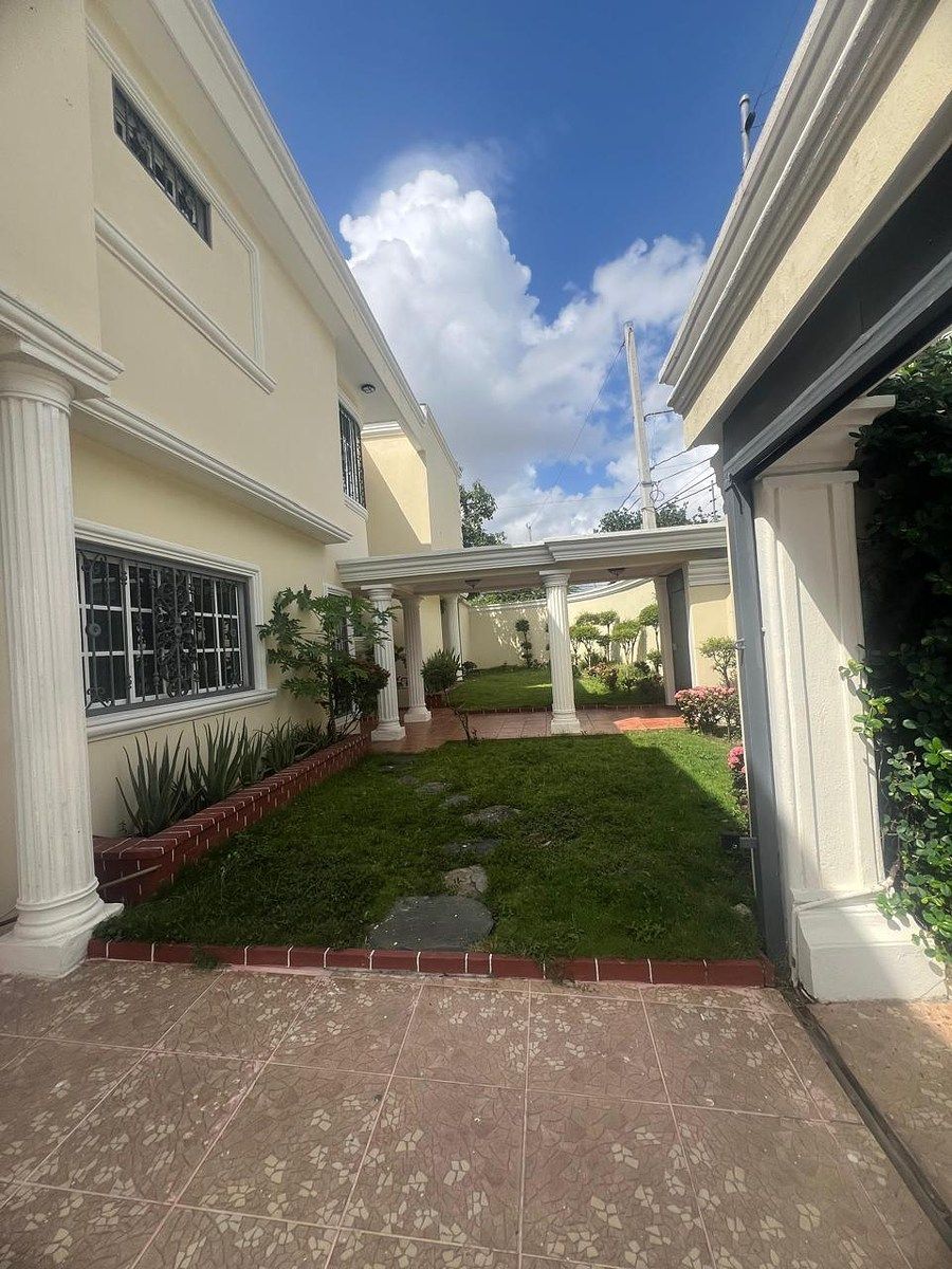 VENDO MAJESTUOSA CASA EN VIEJO ARROYO HONDO VIEJO.DN, foto 1 de 26