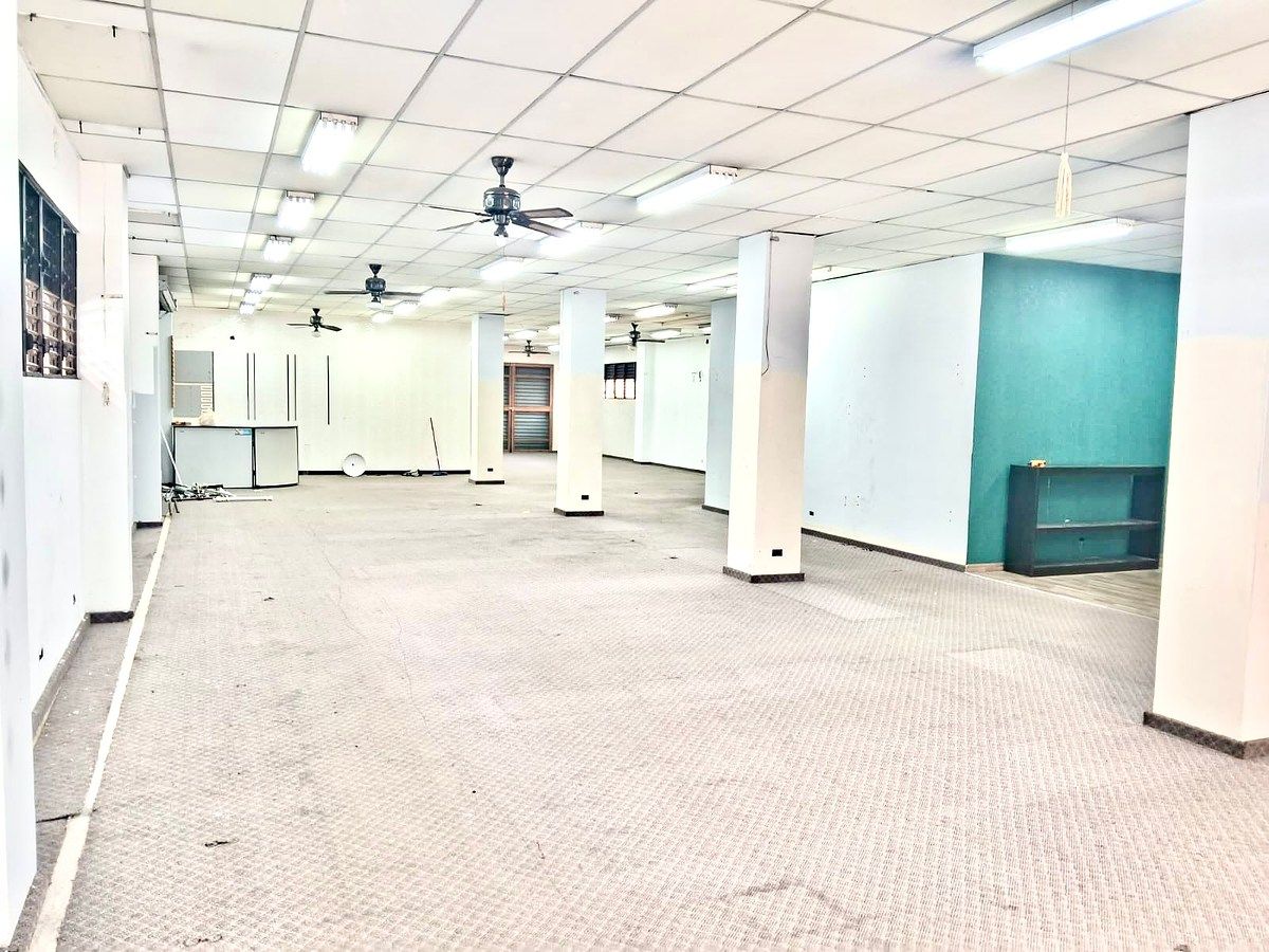 Edificio Comercial en Alquiler ! Total o parcial. En Piantini. - View 2