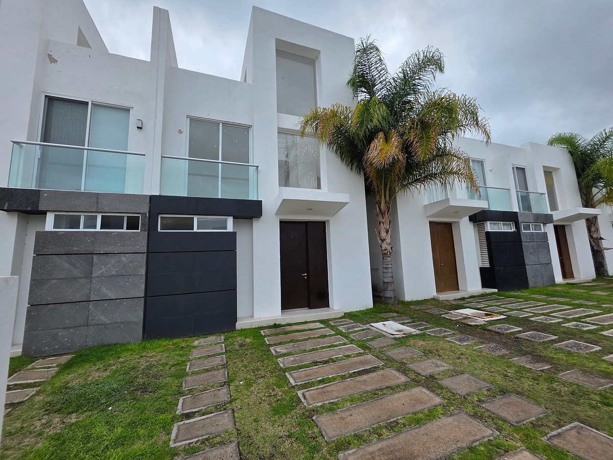 Casa en venta en El Refugio | Condominio Alvento | 3 niveles