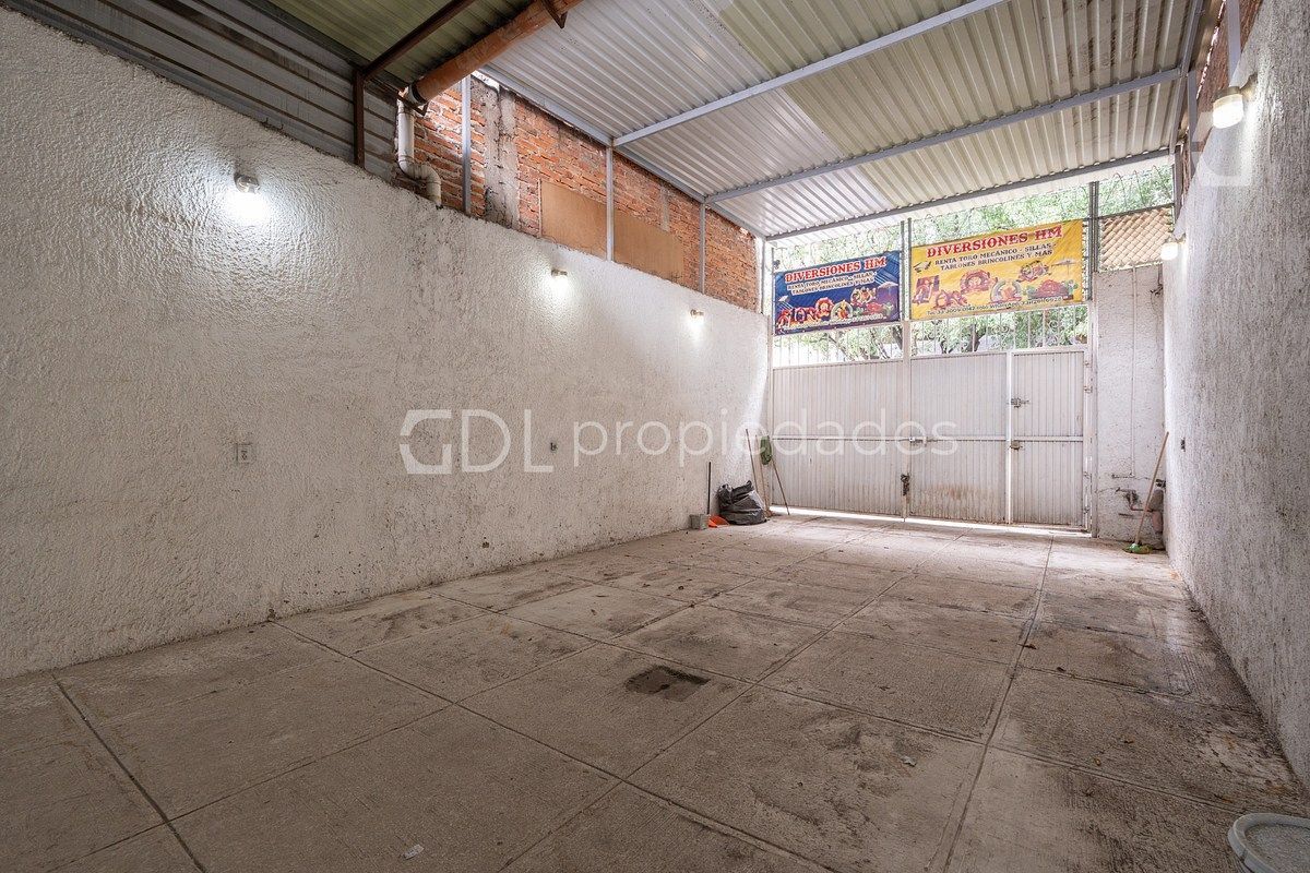 Local comercial en Alfredo Barba, Tlaquepaque, foto 6 de 13