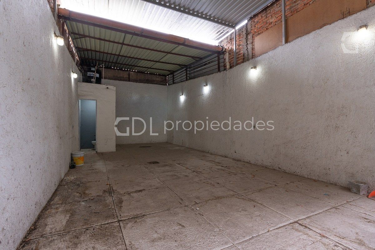 Local comercial en Alfredo Barba, Tlaquepaque, foto 8 de 13