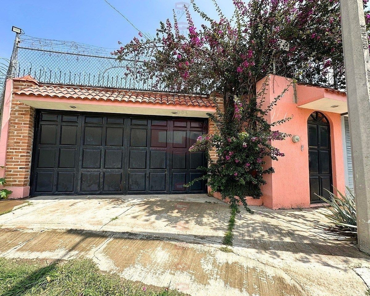 HUAXTLA CASA À VENDA ATRÁS DA FINCA ALOFA, foto 1 de 27