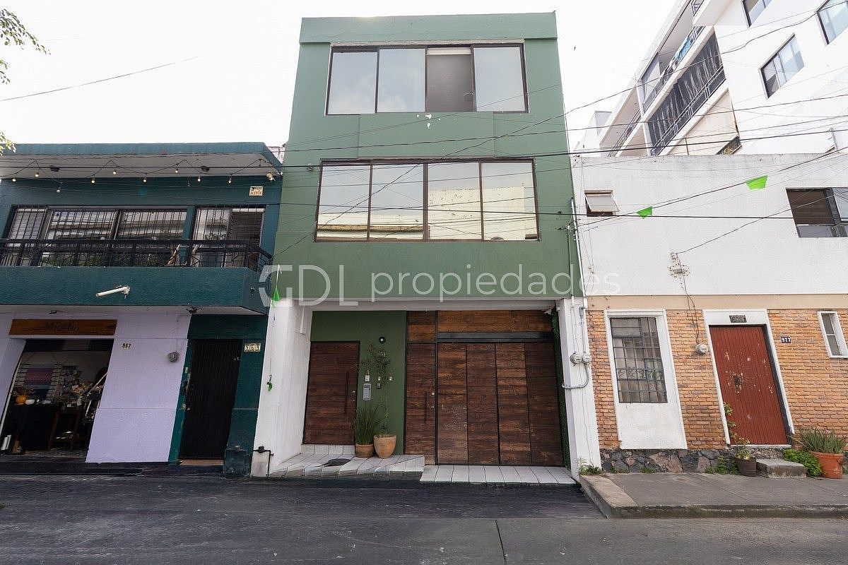 AMERICAN BUILDING FOR SALE, photo 1 of 46