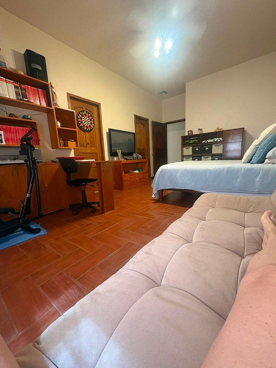 Residência à Venda de um Apartamento com Grande Jardim em Jurica, Querétaro, foto 1 de 28