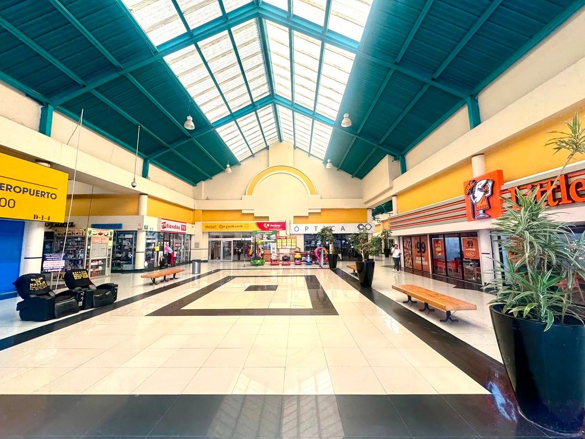 Shopping Mall Space in Santa Úrsula, Texcoco, photo 5 of 12