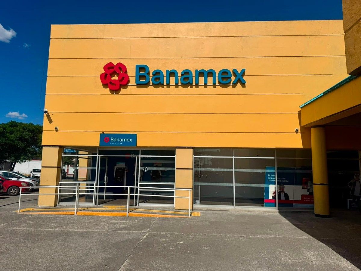 Shopping Mall Space in Santa Úrsula, Texcoco, photo 3 of 12