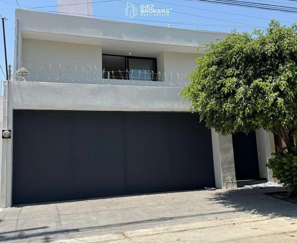Casa en Venta - Loma Bonita, Zapopan.