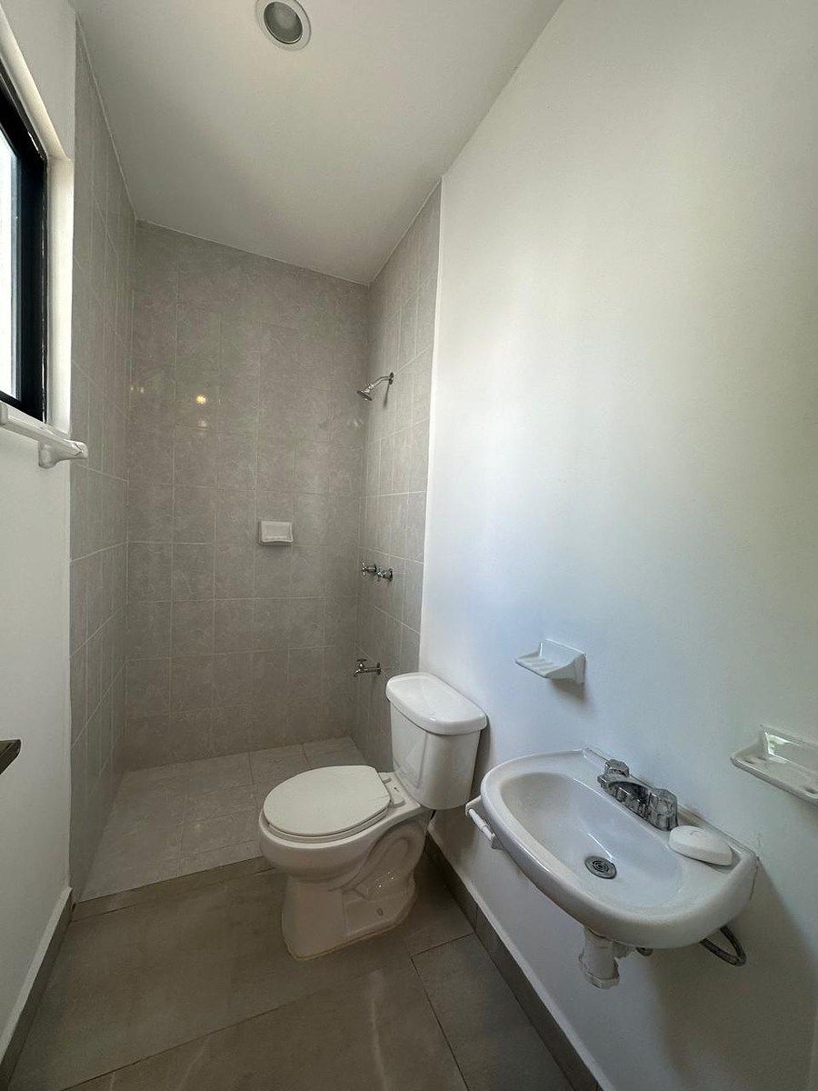 Baño cuarto de servicio, foto 7 de 16