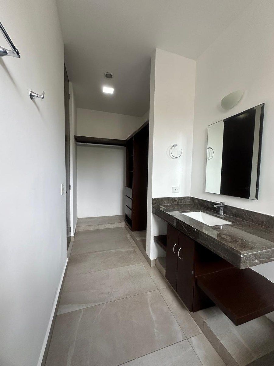 Baño
Habitación #2, foto 12 de 16