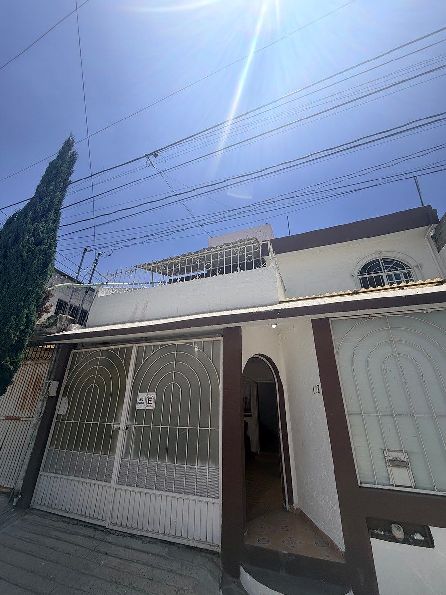 LINDA CASA À VENDA NA RUA FRIDA KAHLO QUERÉTARO R$2.500.000 (SM), foto 1 de 25