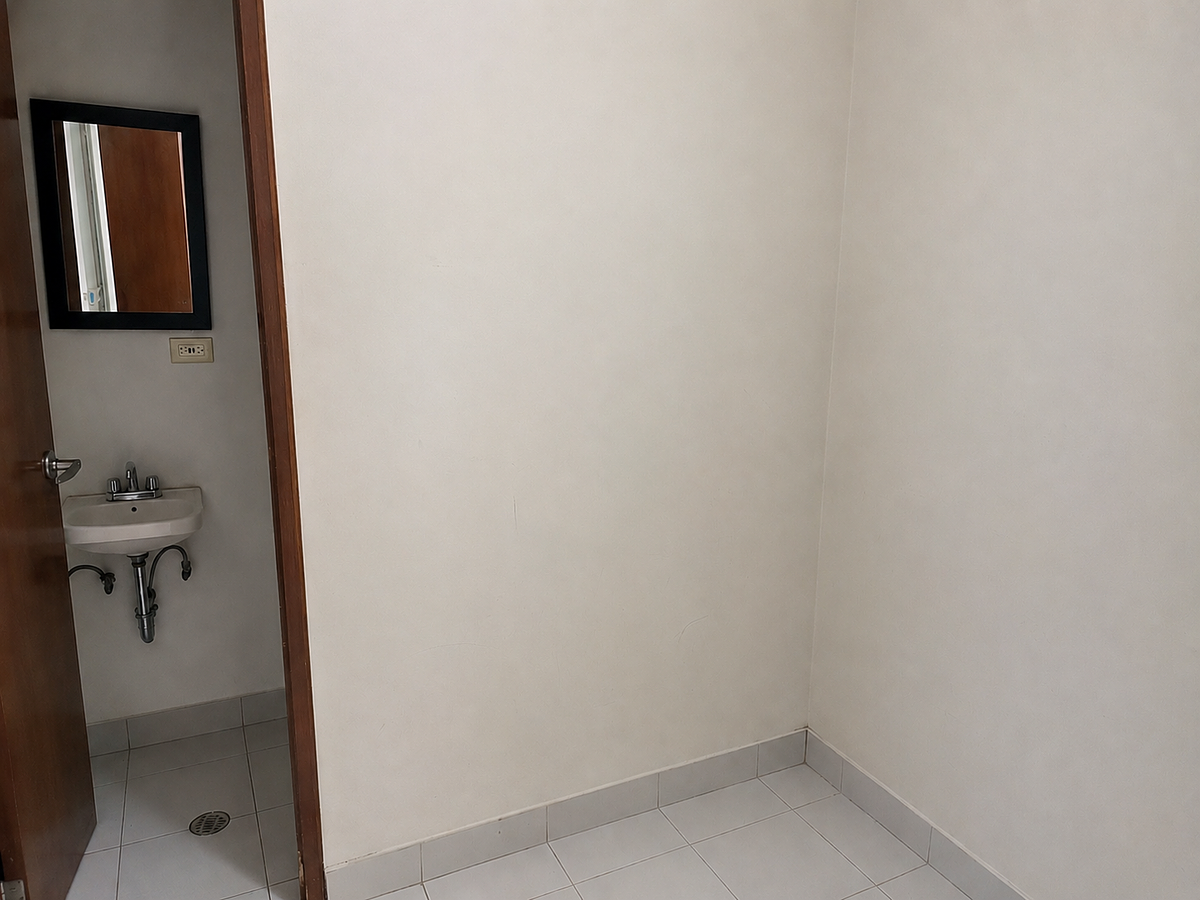 Cuarto de servicio, photo 20 of 27
