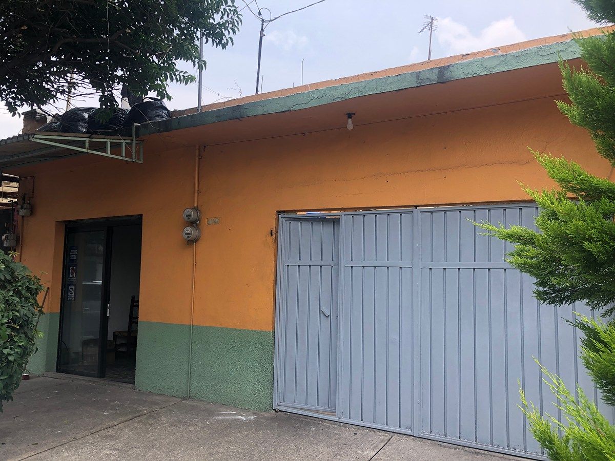 HOUSE FOR SALE IN THE ELECTRICIANS NEIGHBORHOOD, photo 1 of 16
