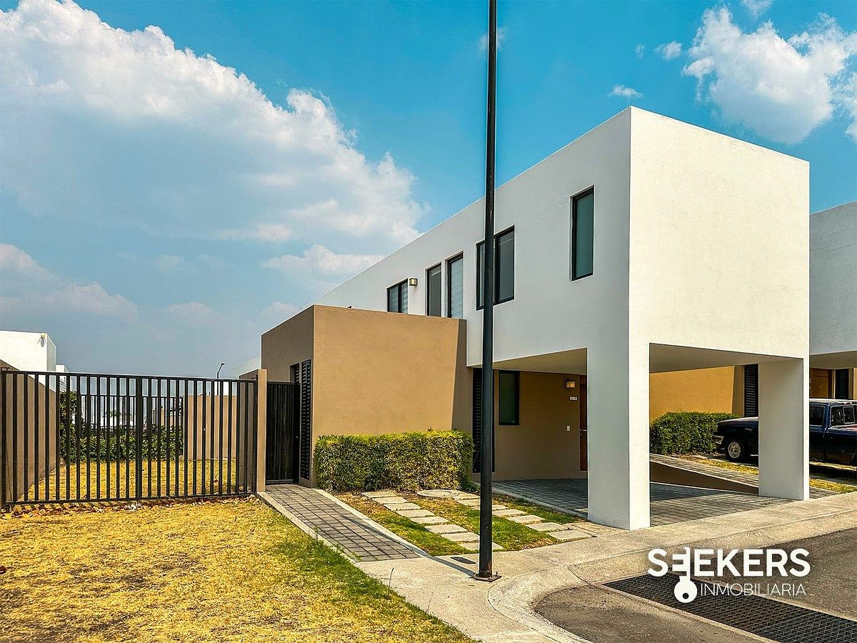 Alugo casa em Inspira com enorme jardim na esquina, foto 1 de 15