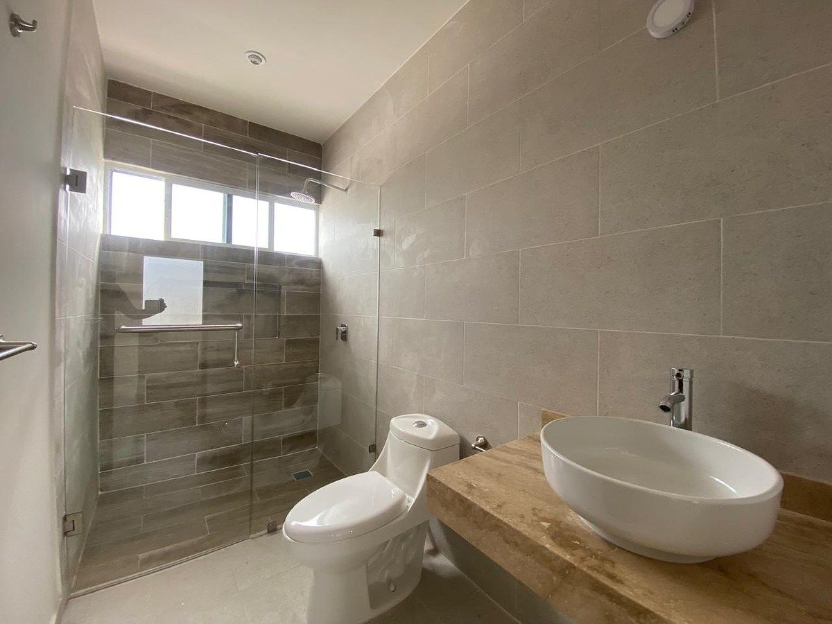 Baño PA compartido, photo 21 of 22