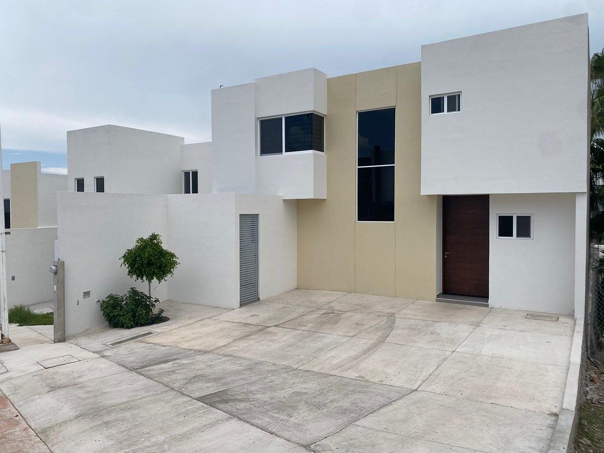 Fachada, photo 1 of 22