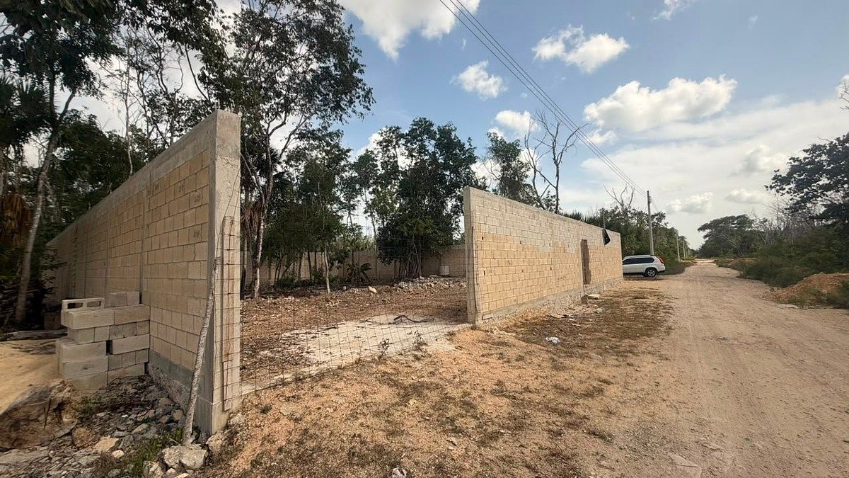 Terreno para Aluguel em Playa del Carmen | Amplo Espaço para Armazenamento ou Depósito, foto 1 de 9