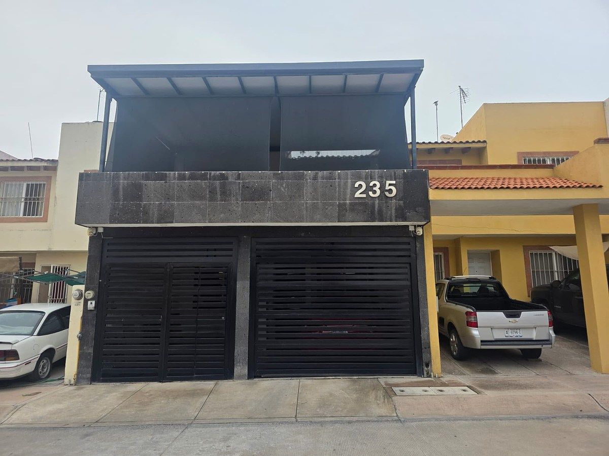 CASA EN RENTA EN RINCONADA SANTA MÓNICA, foto 1 de 32