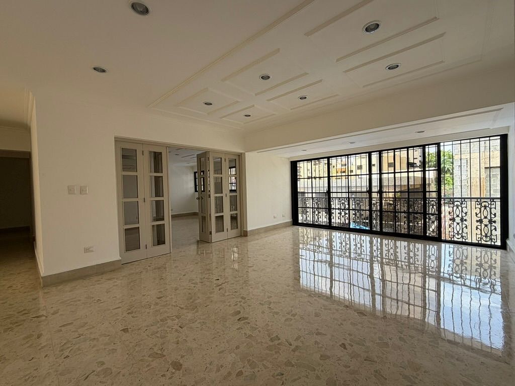 Alquiler Apartamento de 280 m² en Bella Vista, foto 1 de 16