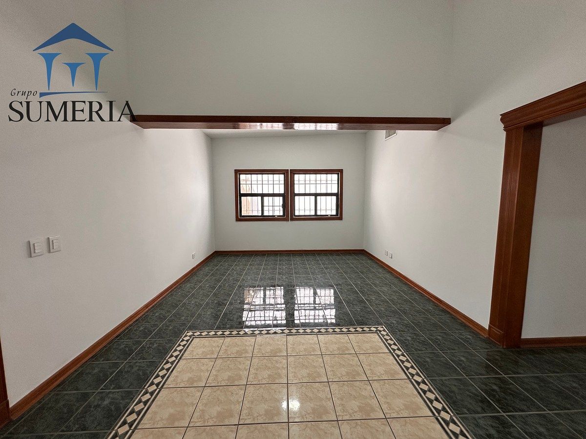Sala, photo 7 of 39