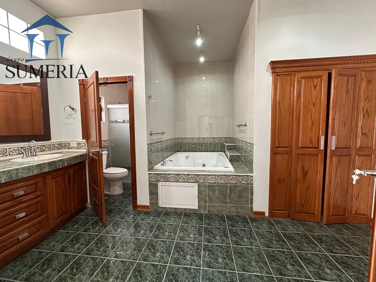Baño recámara principal, photo 28 of 39