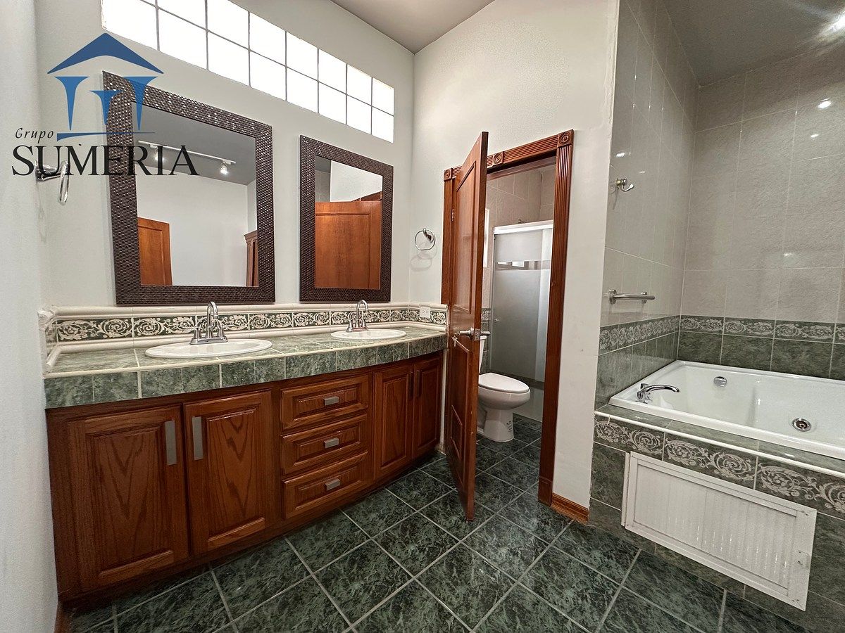 Baño recámara principal, photo 29 of 39