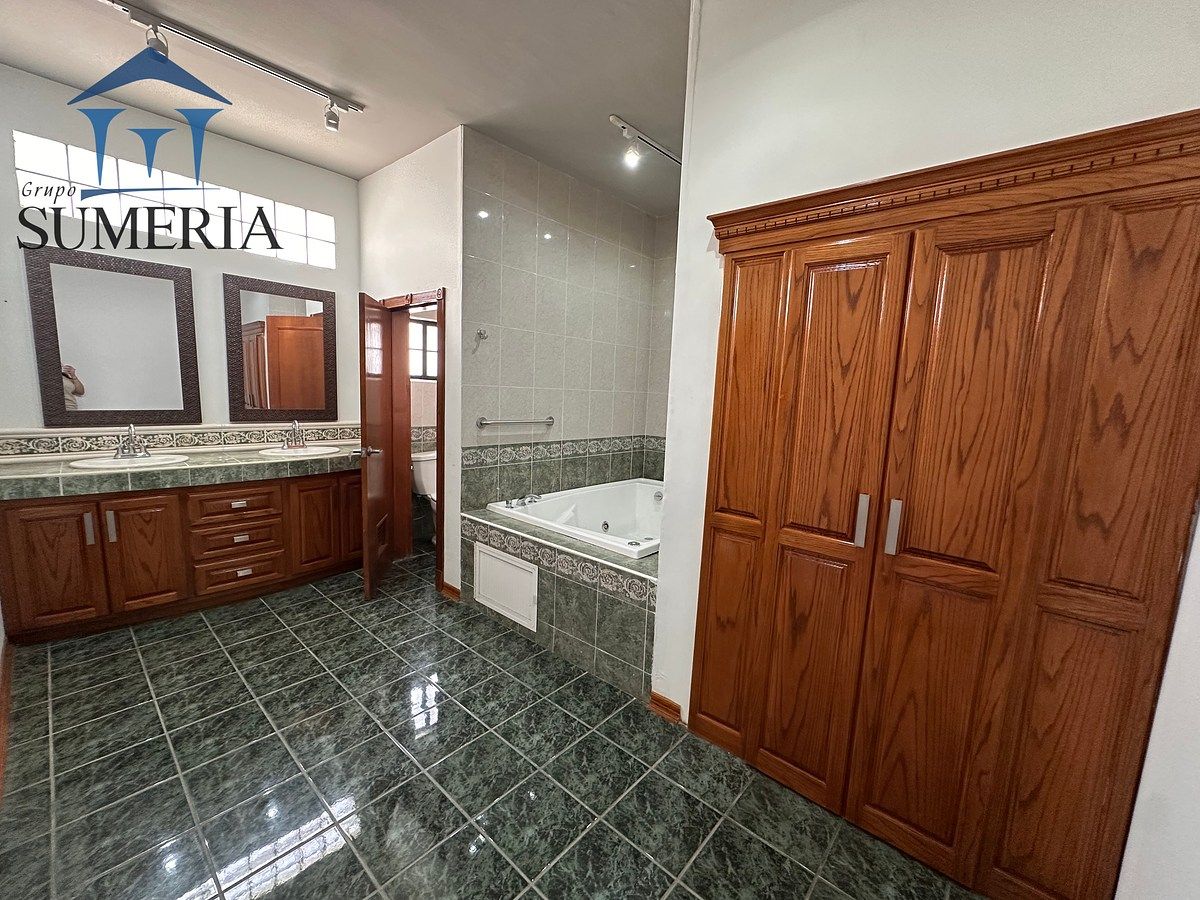 Baño recámara principal, photo 33 of 39