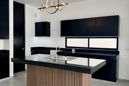 Casa en venta con alberca en Privada Parque Natura | Cholul, Mérida